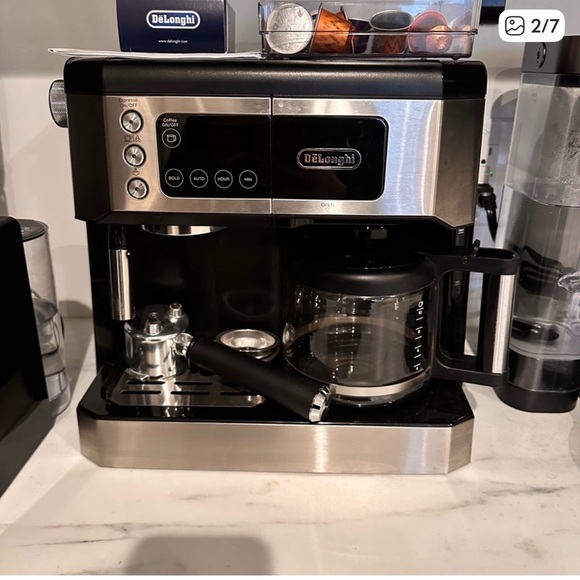 De’Longhi all in one Coffee & Espresso Machine with Silver and Black Finish - Picture 3 of 6